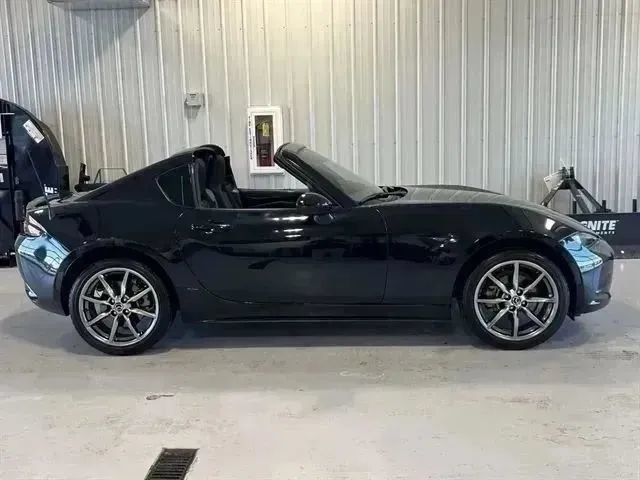 Used 2021 MAZDA MX-5 Miata RF Club RWD image 2