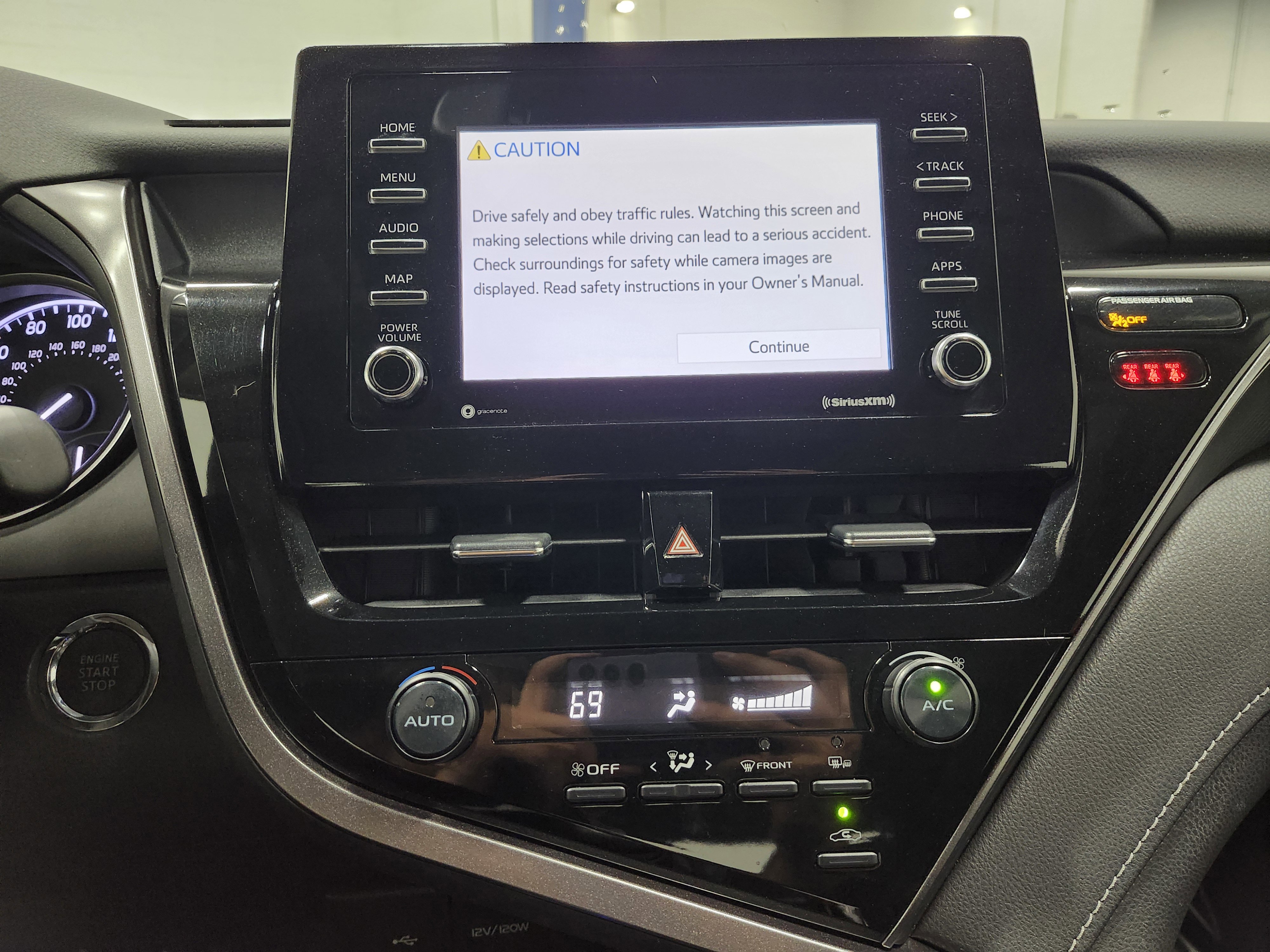 Used 2021 Toyota Camry SE image 22