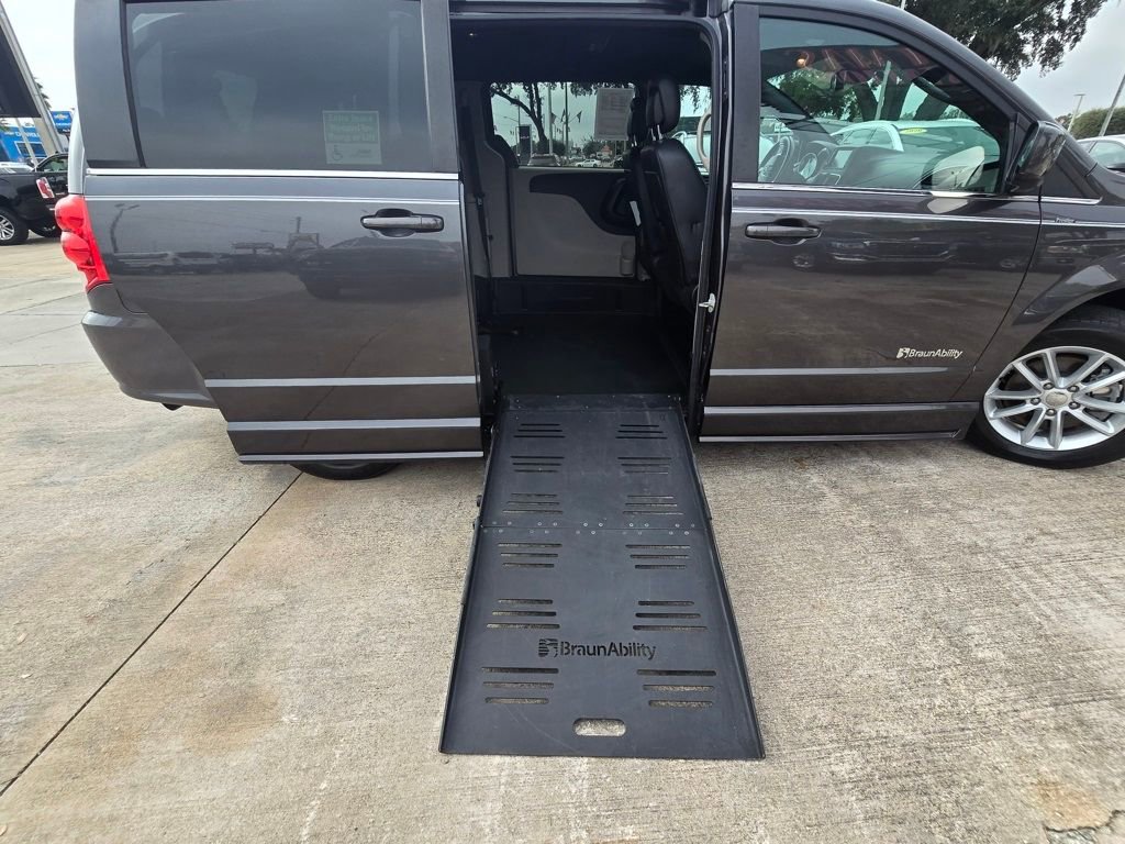 Used 2020 Dodge Grand Caravan SXT FWD image 8