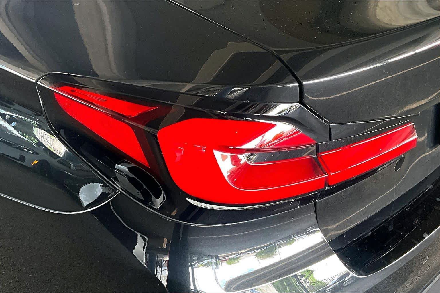 Used 2023 BMW 530e w/ Convenience Package RWD image 26