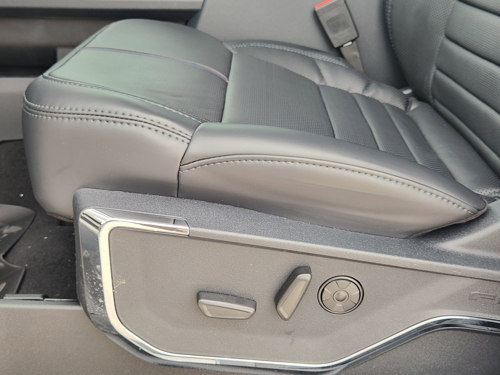 New 2026 Ford F250 Platinum image 23