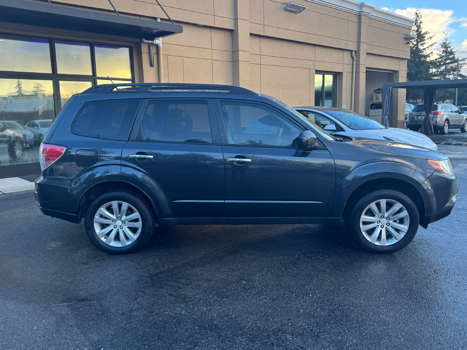 Used 2011 Subaru Forester 2.5X Limited AWD/4WD image 8