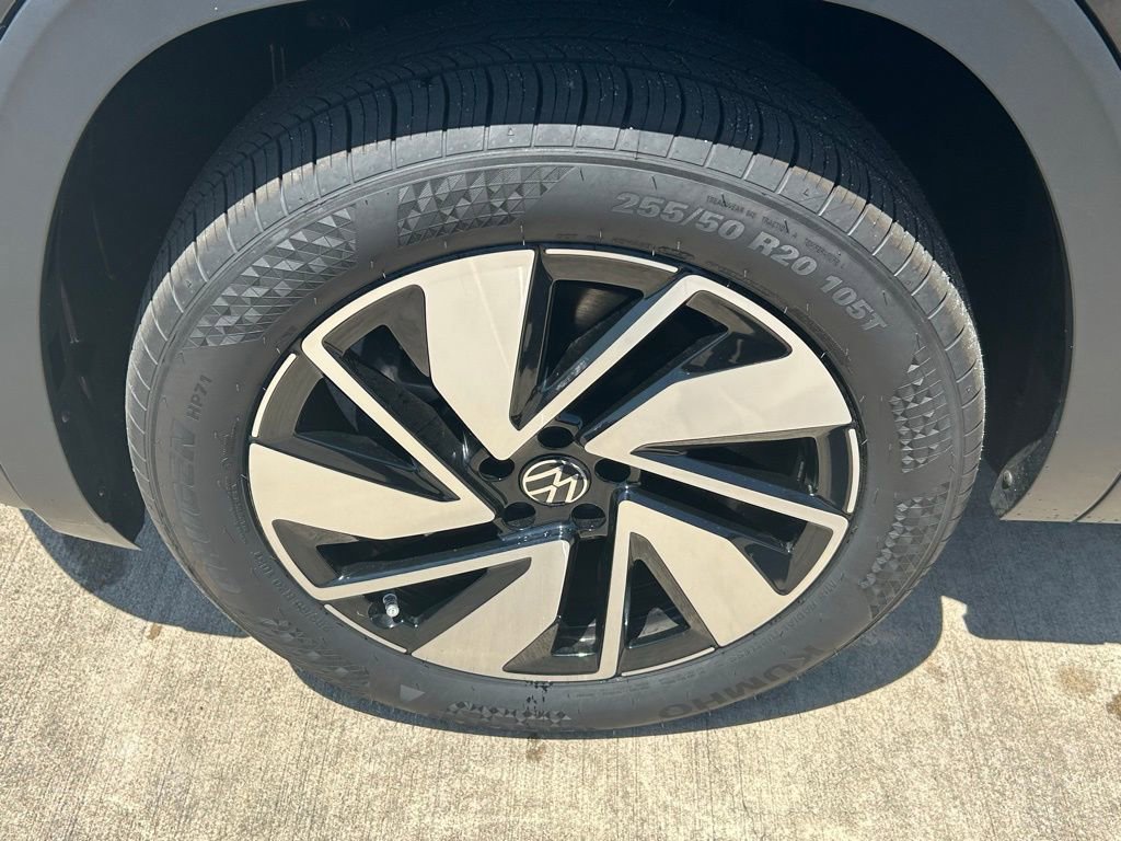 Used 2025 Volkswagen Atlas SE w/ Panoramic Sunroof Package image 17