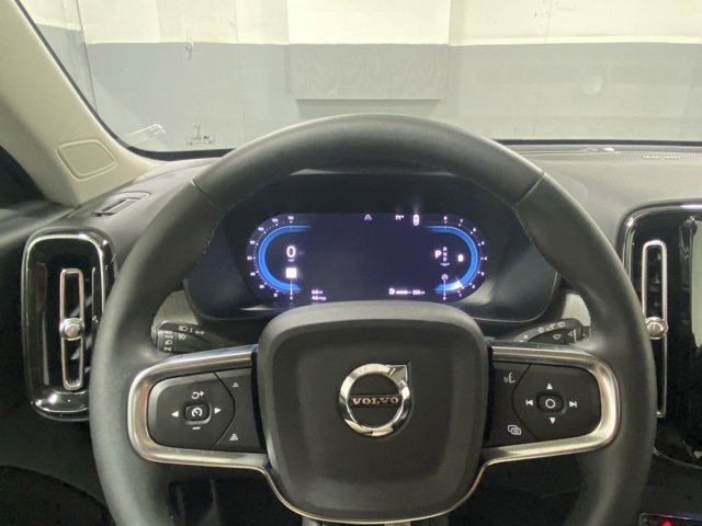Certified 2025 Volvo XC40 B5 Ultra w/ Protection Package Premier image 14