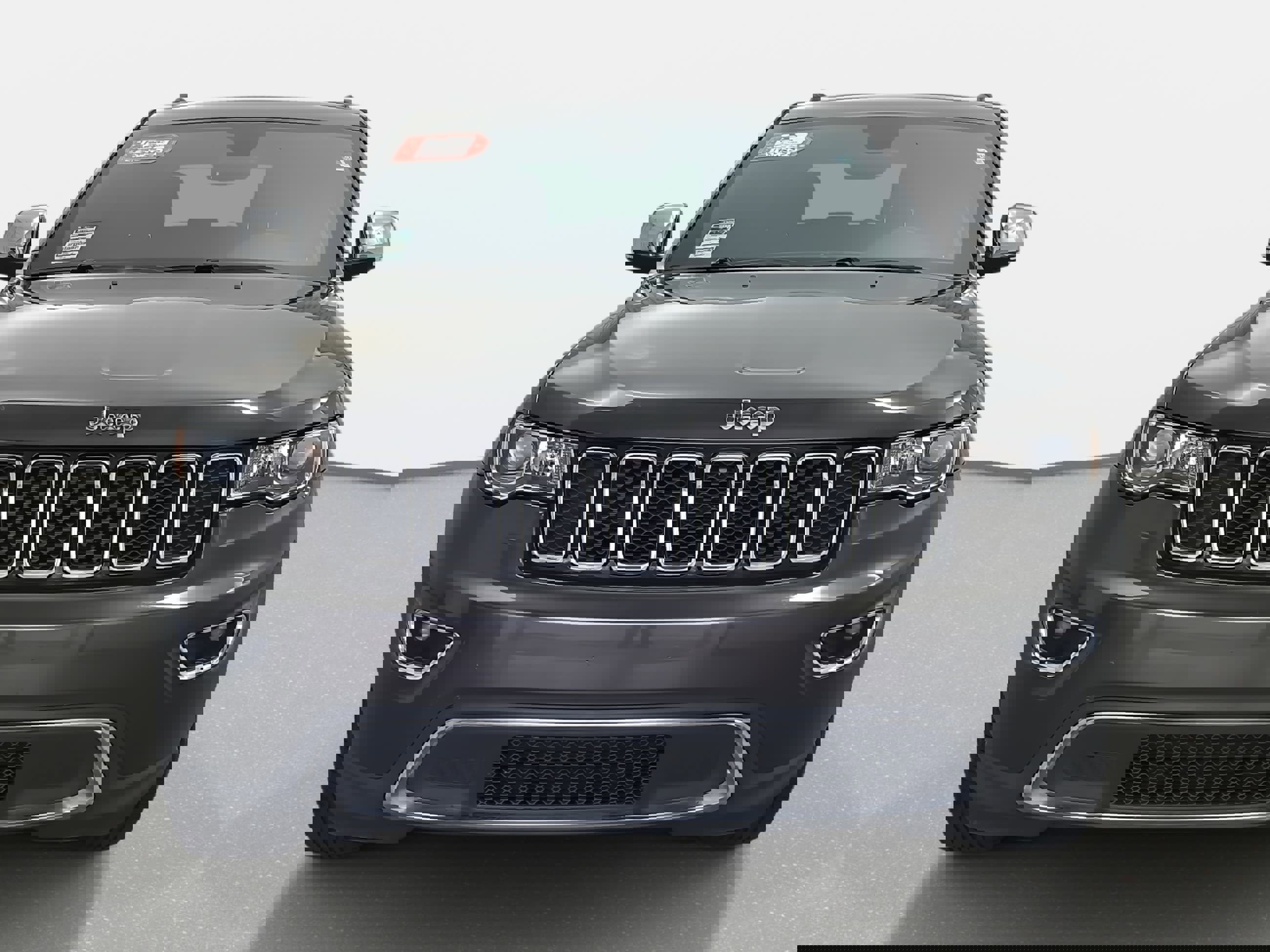 Used 2018 Jeep Grand Cherokee Limited image 2