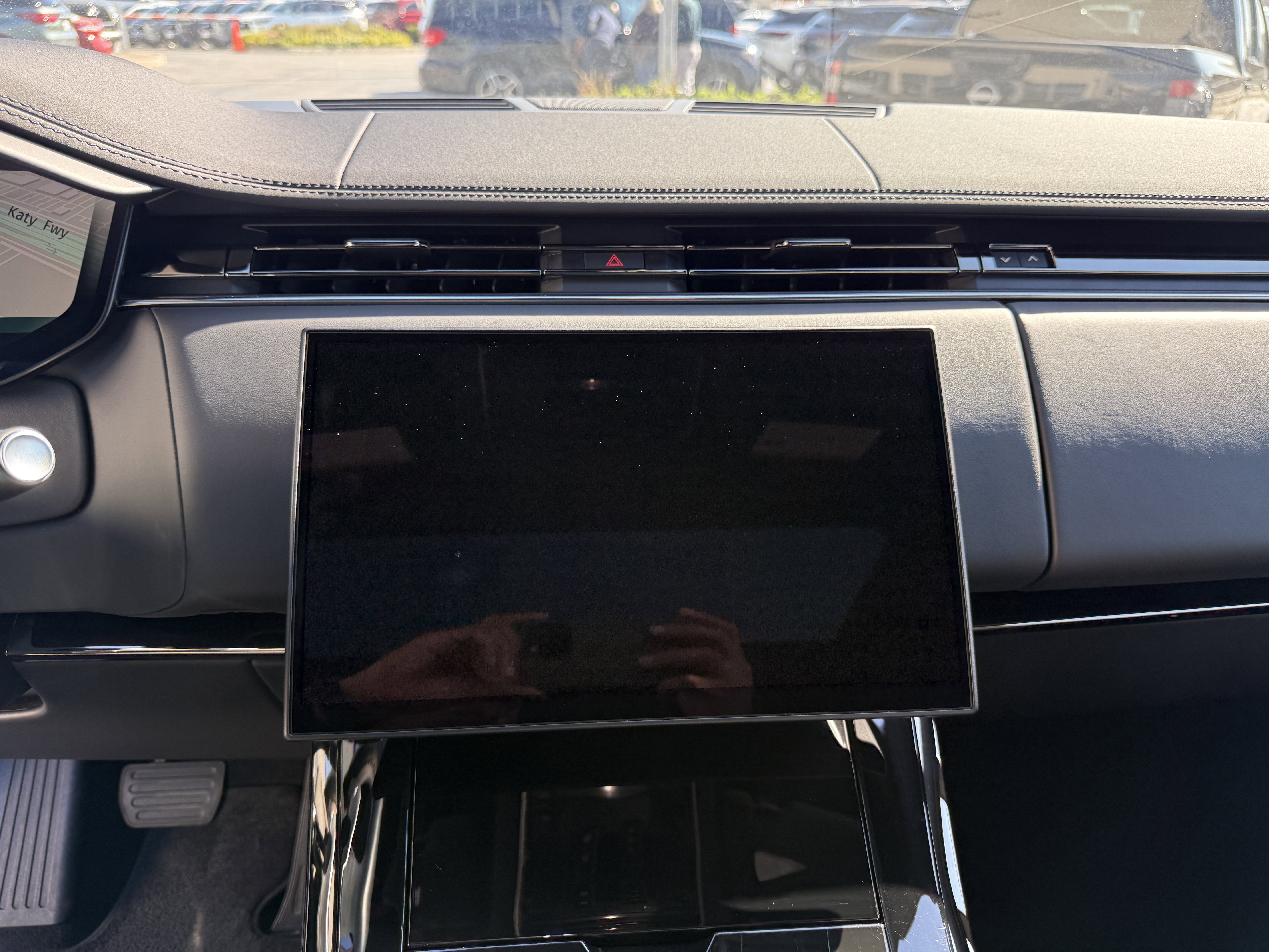 Used 2025 Land Rover Range Rover Sport SE image 24