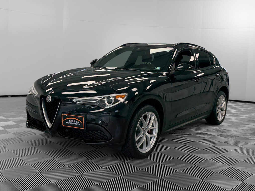 Used 2019 Alfa Romeo Stelvio Ti Sport w/ Quick Order Package 22S Sport AWD/4WD image 4