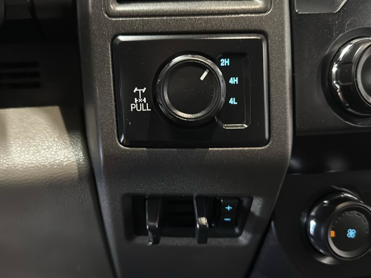 Used 2022 Ford F350 XL w/ STX Appearance Package AWD/4WD image 19