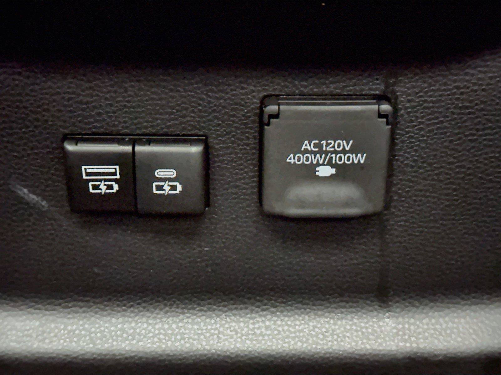 Used 2024 Toyota Tundra Platinum AWD/4WD image 39