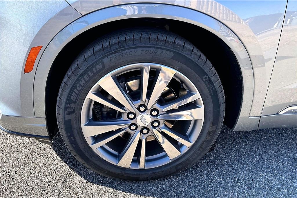 Used 2025 Cadillac XT6 Premium Luxury image 12