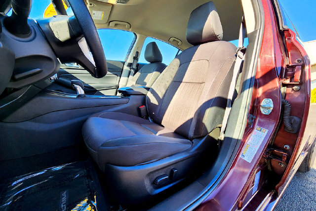 Used 2025 Nissan Altima 2.5 SV AWD/4WD image 20