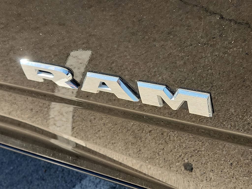 Used 2025 RAM 3500 Laramie w/ Sport Appearance Package AWD/4WD image 11