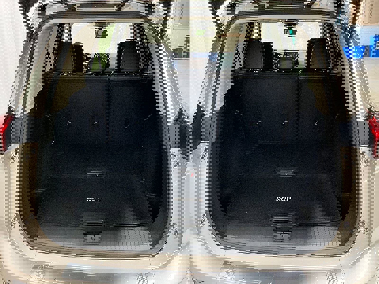 Used 2025 Nissan Rogue SL image 23