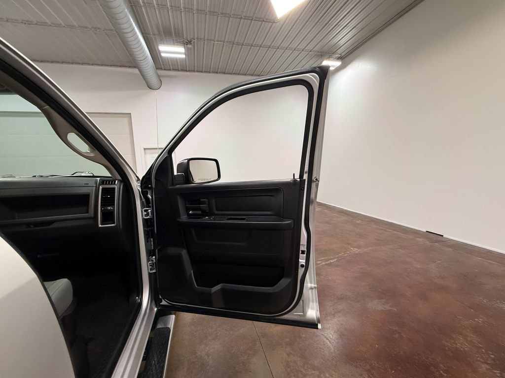 Used 2017 RAM 1500 Express RWD image 63