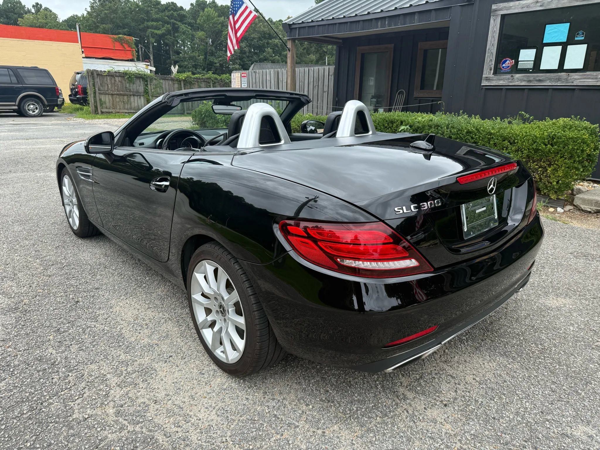 Used 2018 Mercedes-Benz SLC 300 image 17