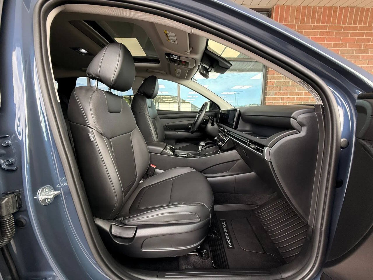Used 2025 Hyundai Tucson SEL AWD/4WD image 18