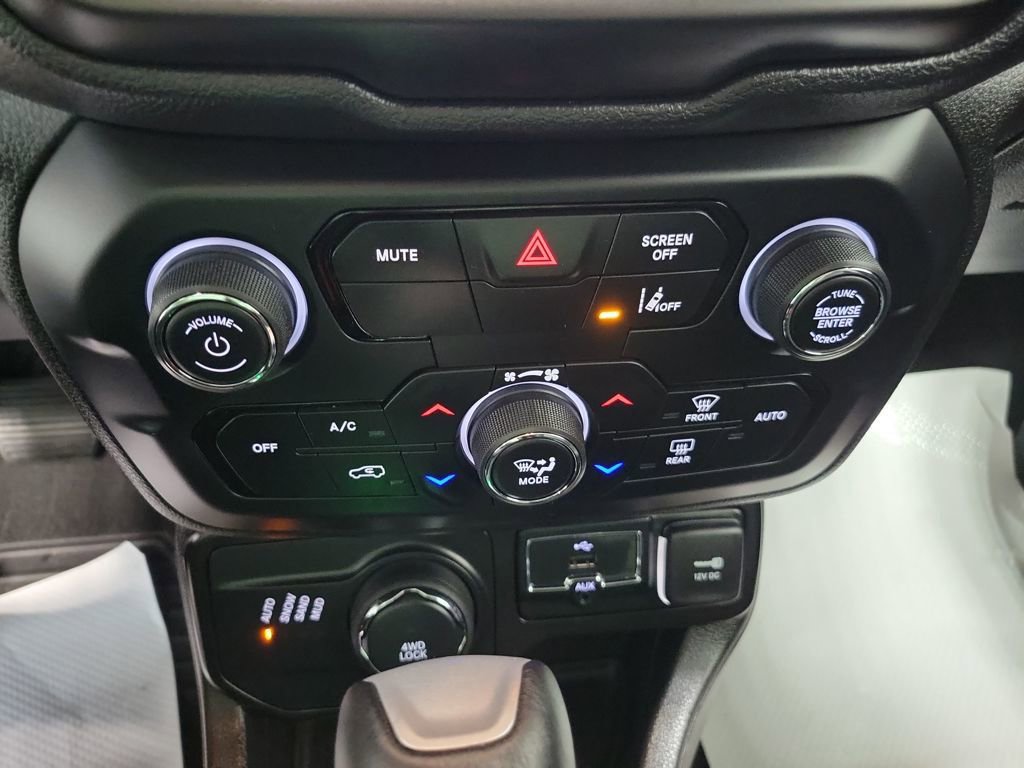 Used 2023 Jeep Renegade Limited image 47