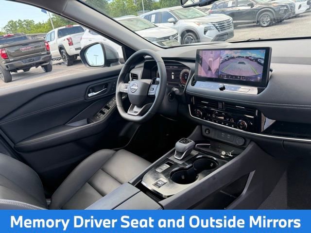 Used 2025 Nissan Rogue SL w/ Tech Package image 14