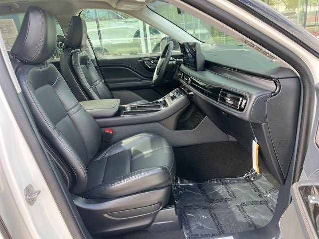Certified 2025 Lincoln Aviator AWD image 22