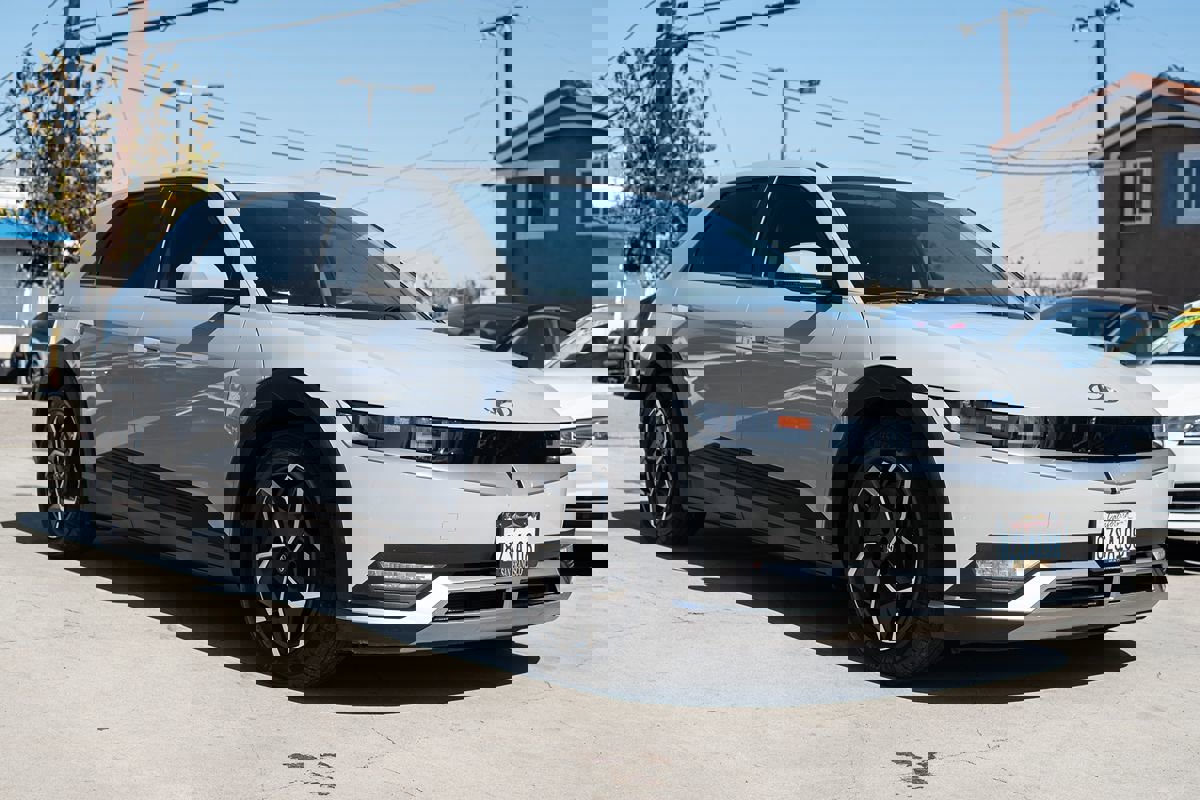 Used 2022 Hyundai Ioniq 5 SE w/ Cargo Package image 1