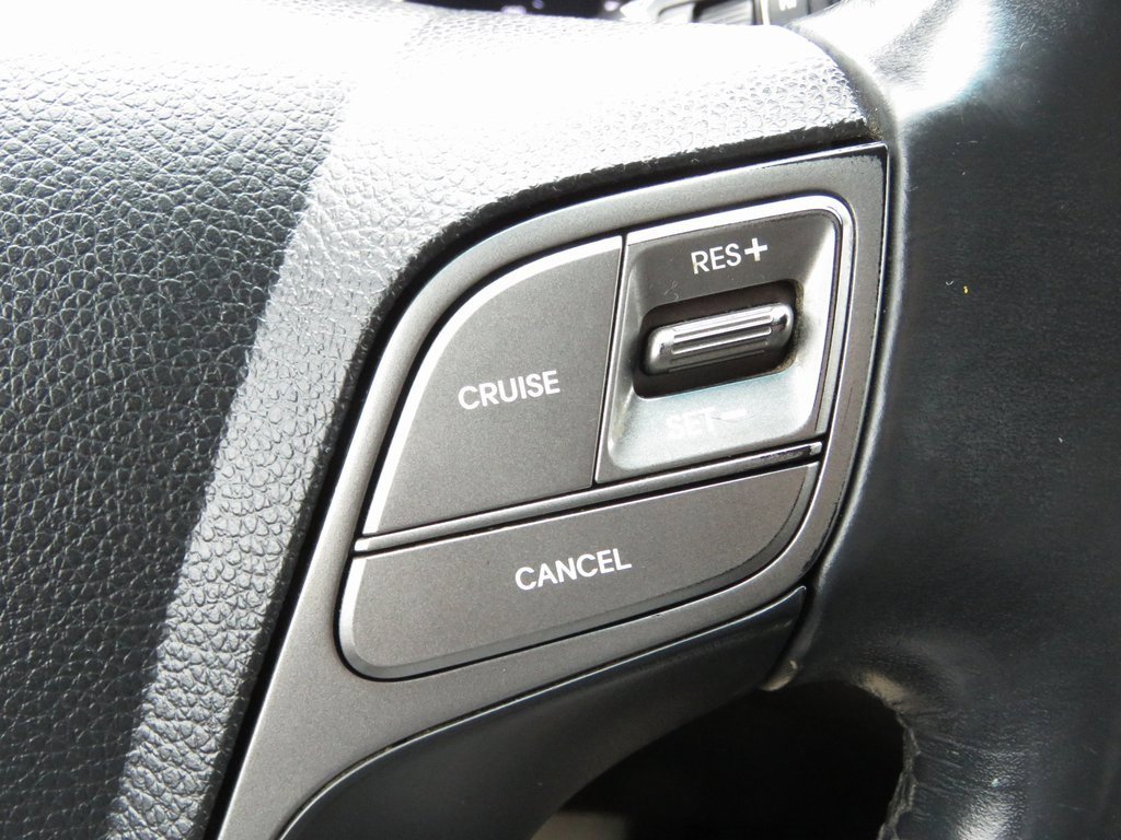 Used 2017 Hyundai Santa Fe Limited image 25