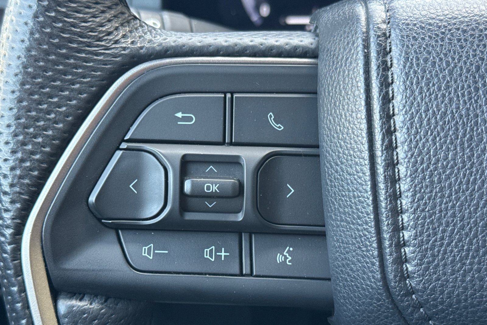 Certified 2024 Toyota Tacoma TRD Sport image 29