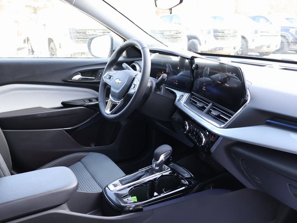 New 2026 Chevrolet Trax LT w/ Driver Confidence Package image 32