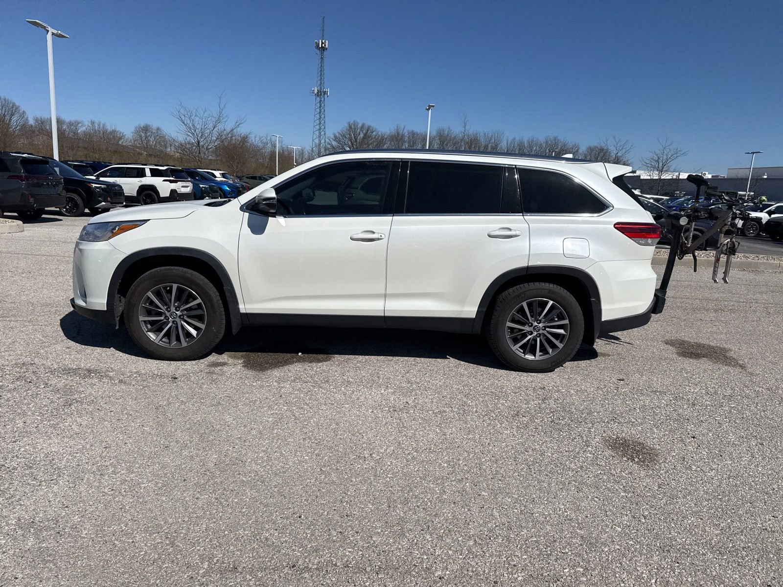 Used 2019 Toyota Highlander XLE image 14