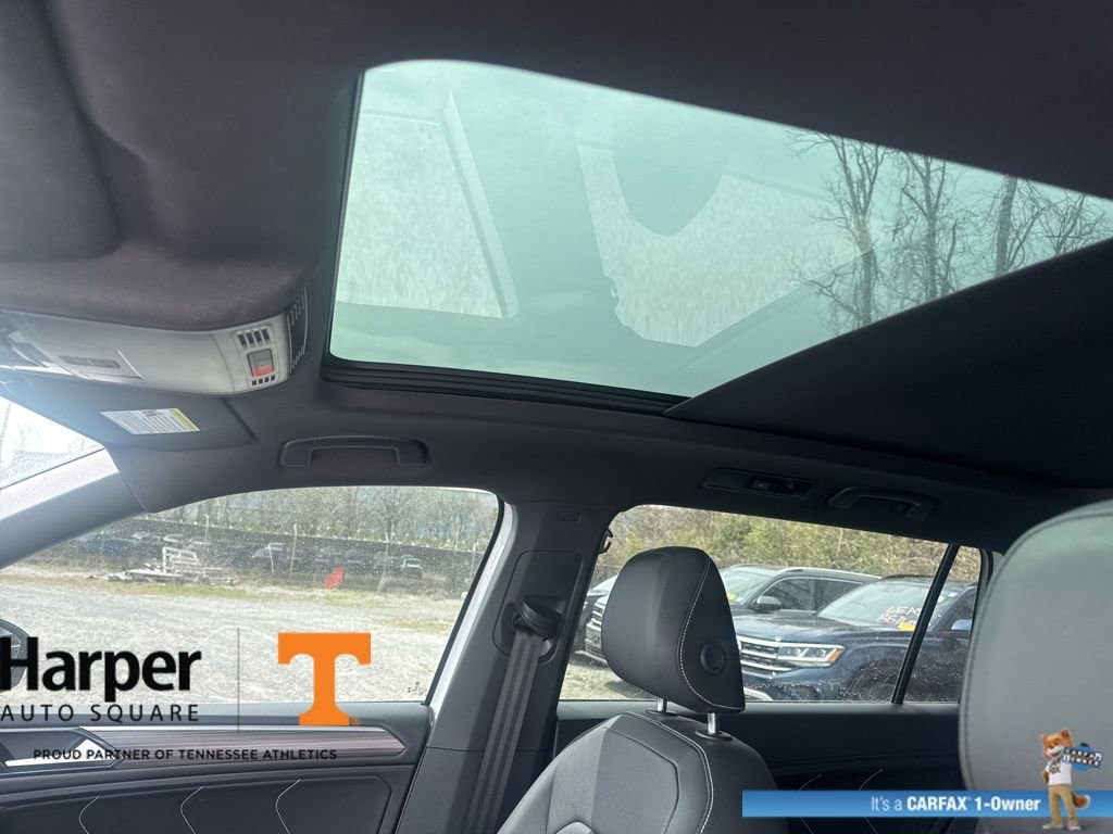 Used 2023 Volkswagen Tiguan SEL R-Line image 15