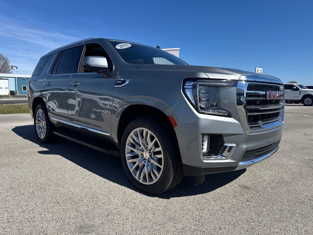 Used 2023 GMC Yukon SLT w/ SLT Premium Package image 9