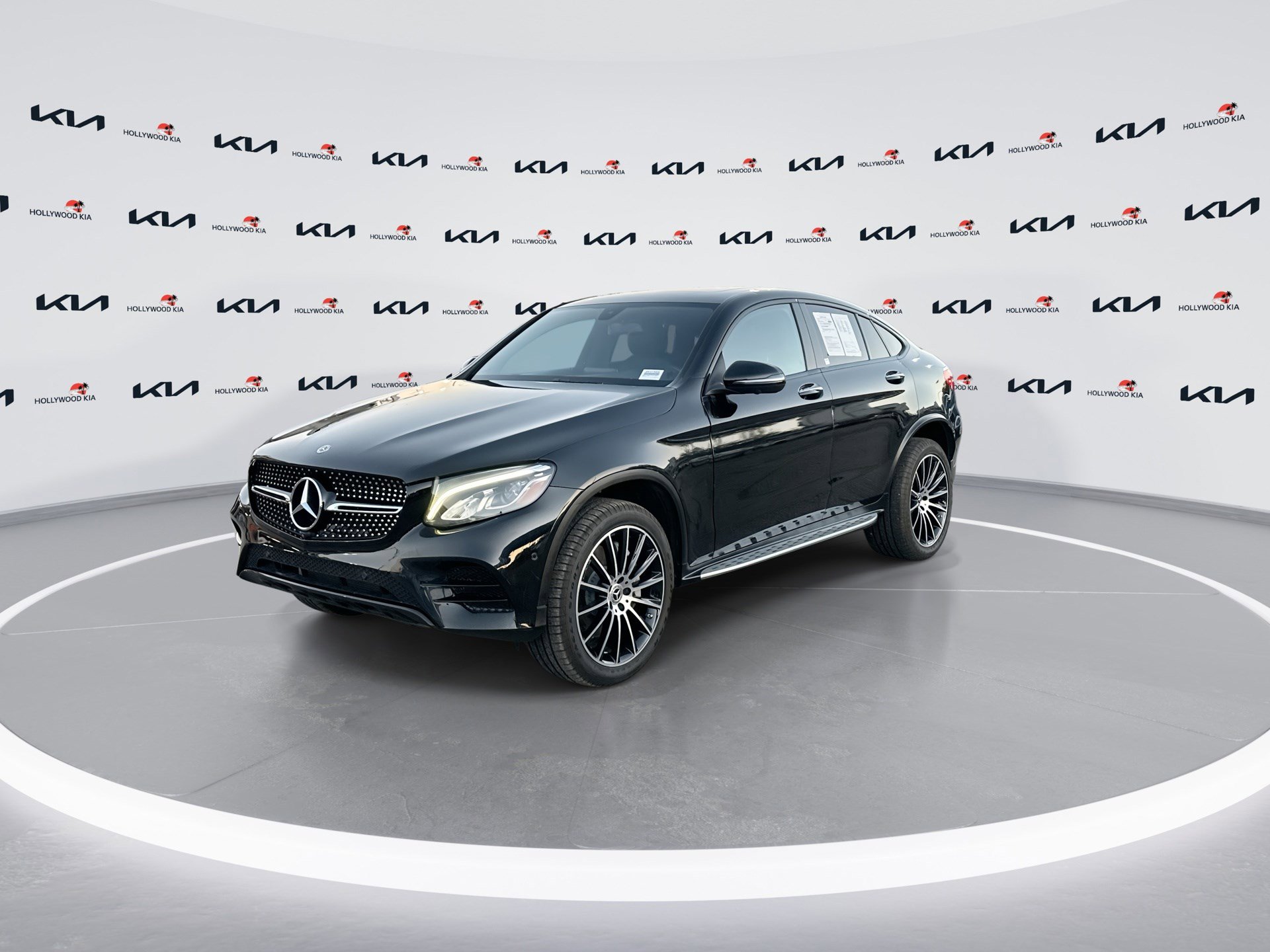 Used 2019 Mercedes-Benz GLC 300 4MATIC Coupe image 4