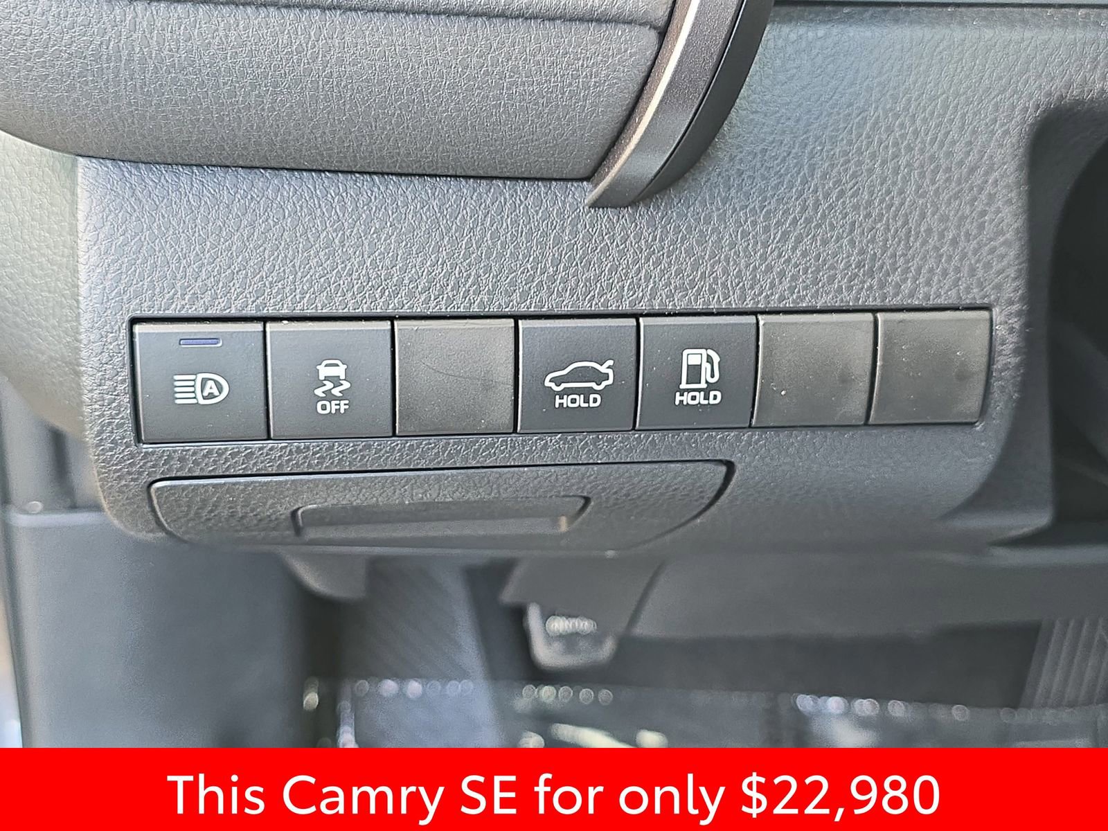 Used 2024 Toyota Camry SE image 32