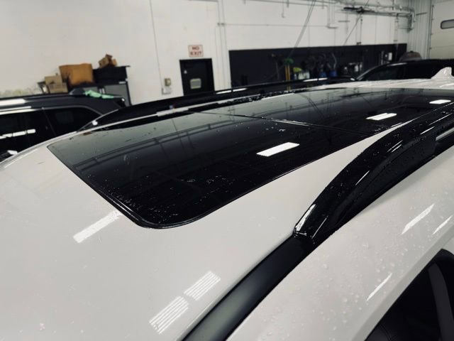 Used 2024 Honda Pilot Touring image 9