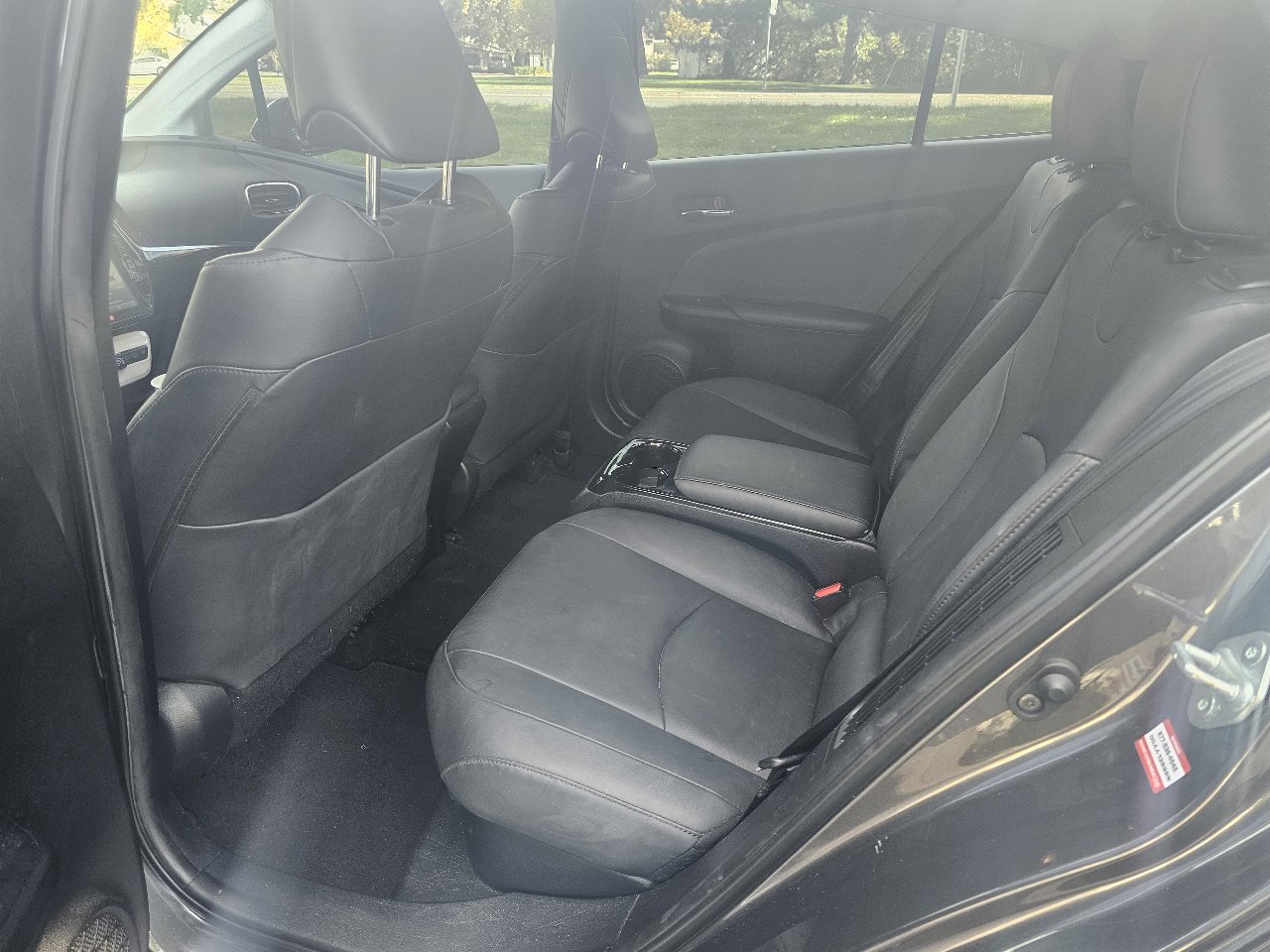 Used 2017 Toyota Prius Prime Advanced w/ Carpet Mat Package FWD image 10