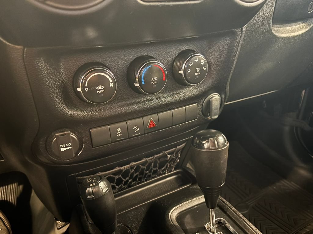 Used 2016 Jeep Wrangler Unlimited Sport w/ Max Tow Package AWD/4WD image 21