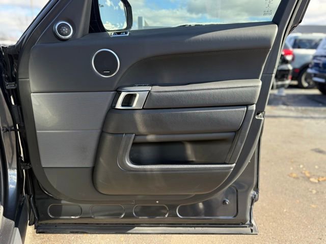 Used 2022 Land Rover Range Rover Sport HST image 14