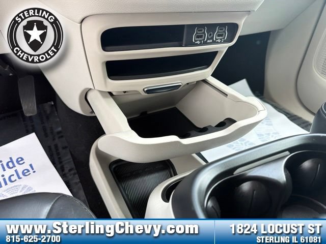 Used 2023 Chrysler Pacifica Touring-L FWD image 24