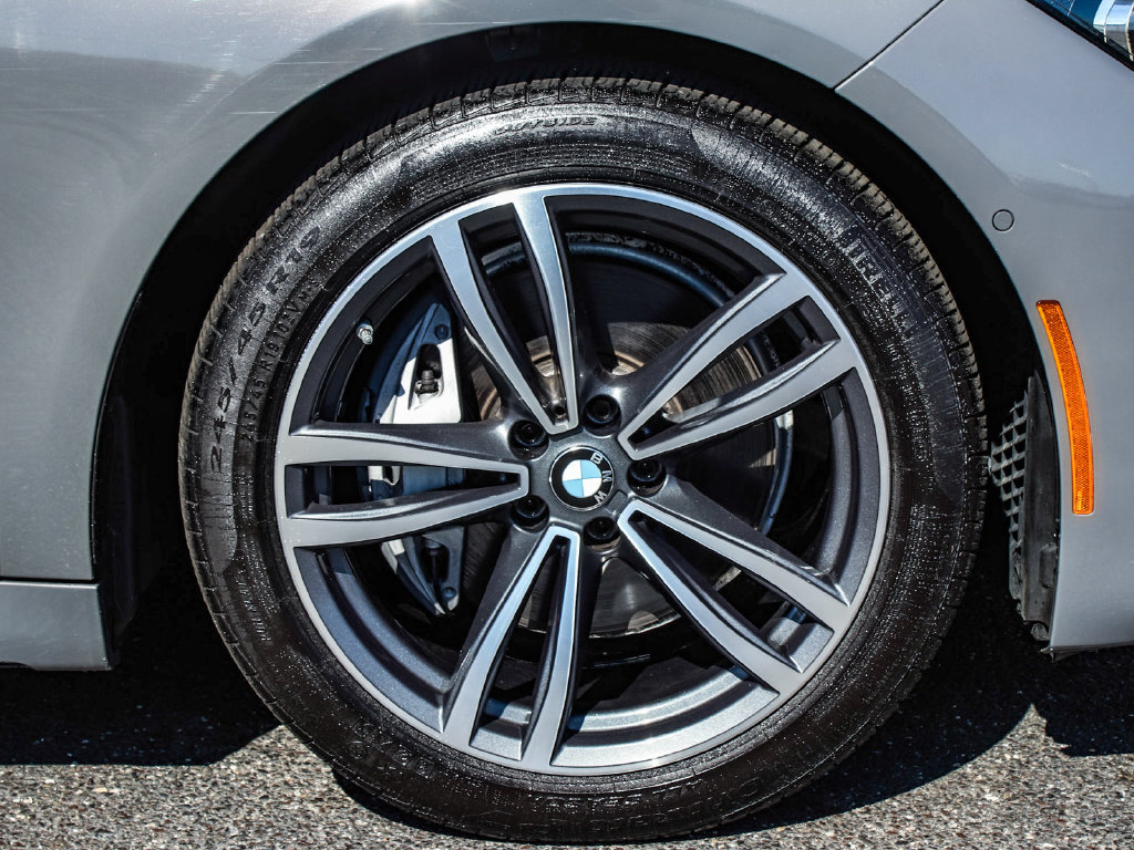 Used 2022 BMW 740i xDrive w/ M Sport Package AWD/4WD image 7
