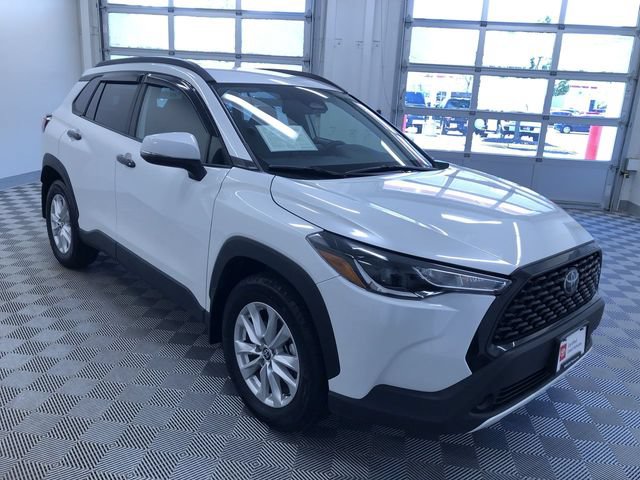Certified 2023 Toyota Corolla Cross LE AWD/4WD image 36