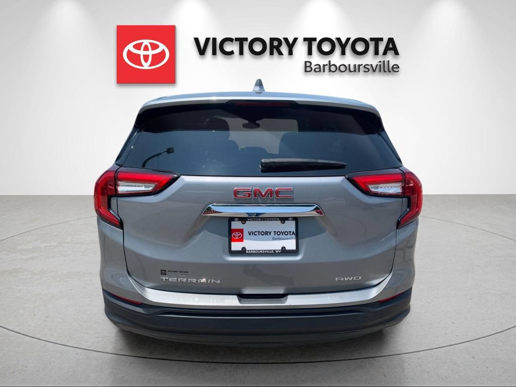 Used 2024 GMC Terrain SLE AWD/4WD image 4