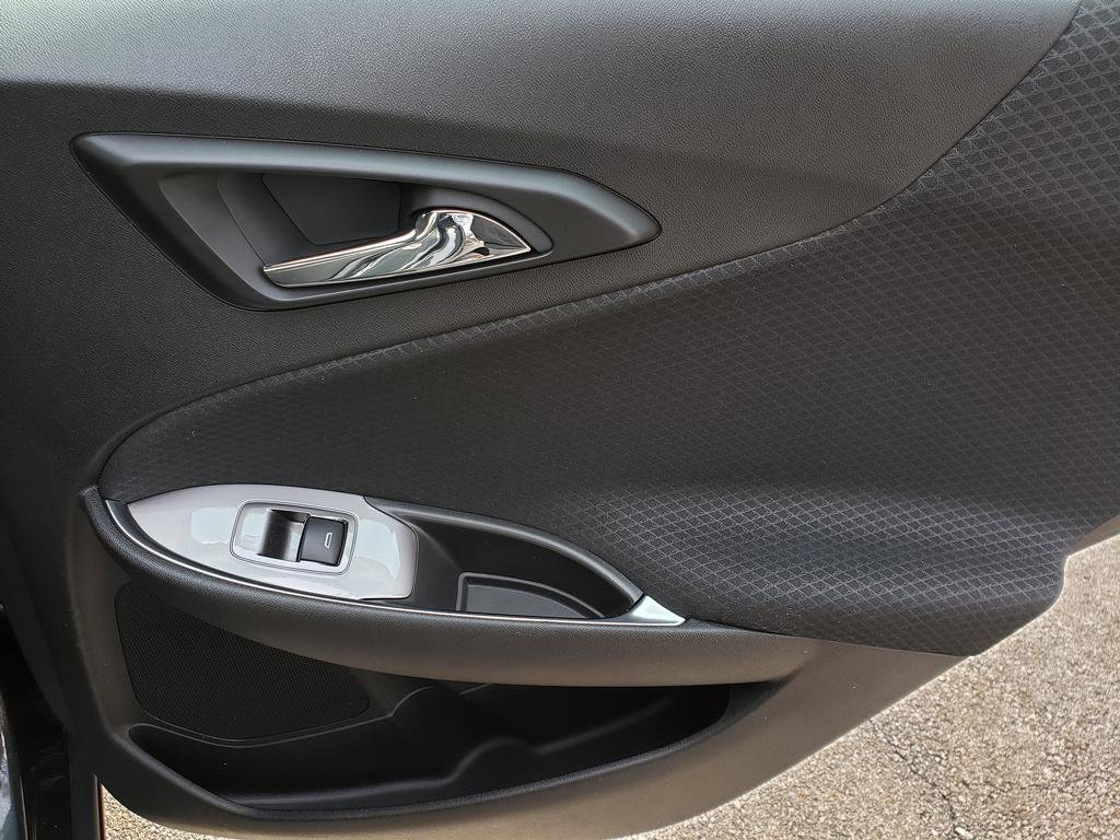 Used 2016 Chevrolet Malibu LT image 16