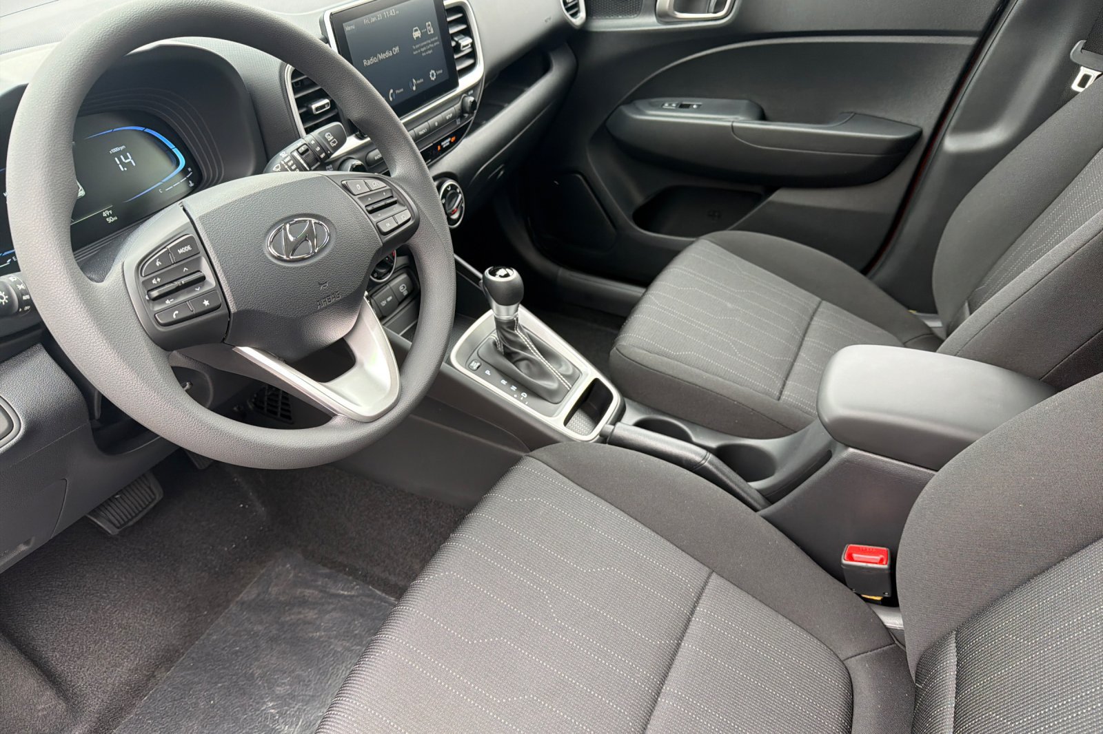 Used 2026 Hyundai Venue SE FWD image 13
