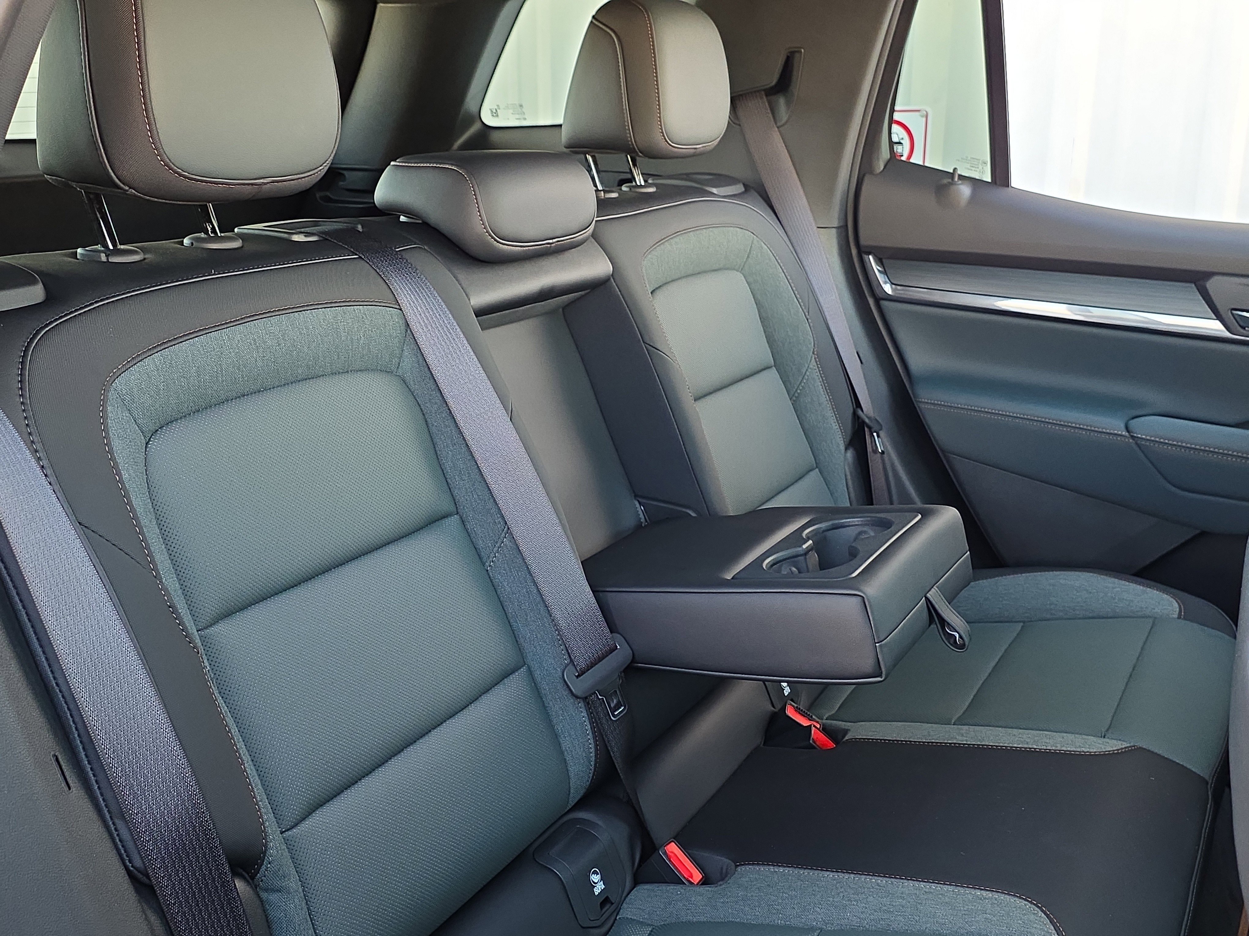 Used 2026 GMC Terrain AT4 w/ Convenience Package III image 31