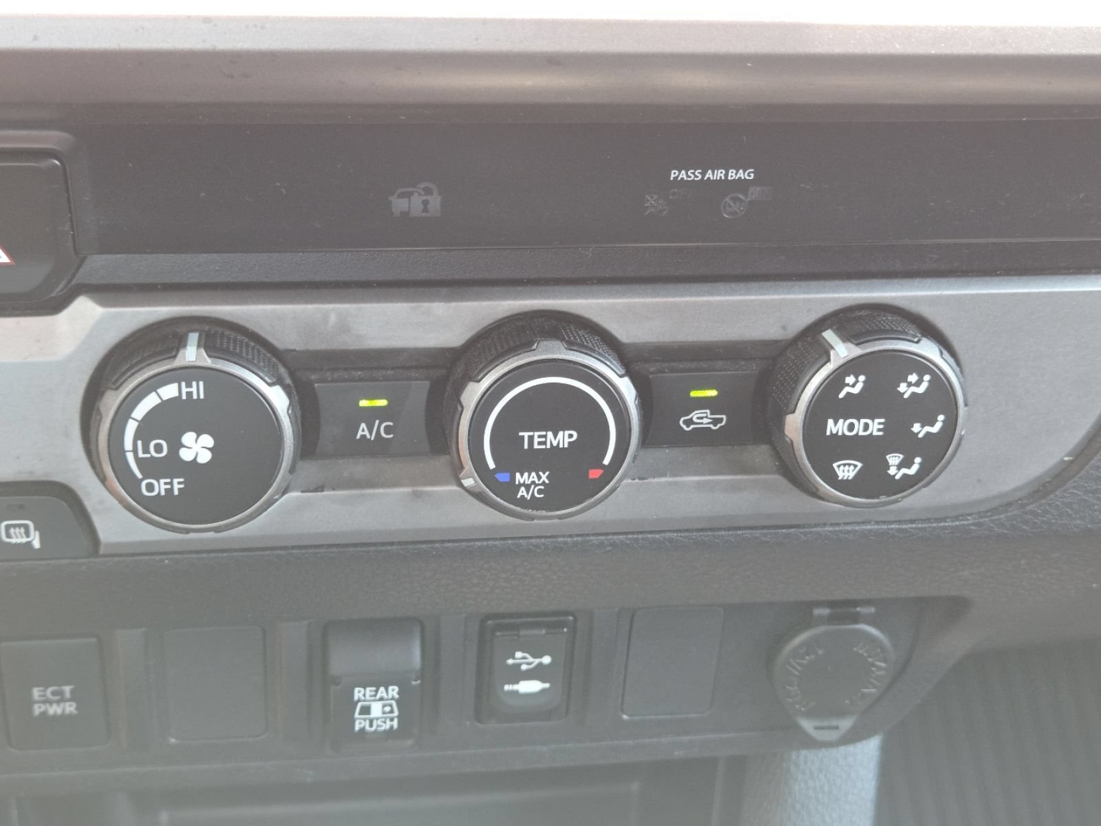 Used 2019 Toyota Tacoma SR5 RWD image 29