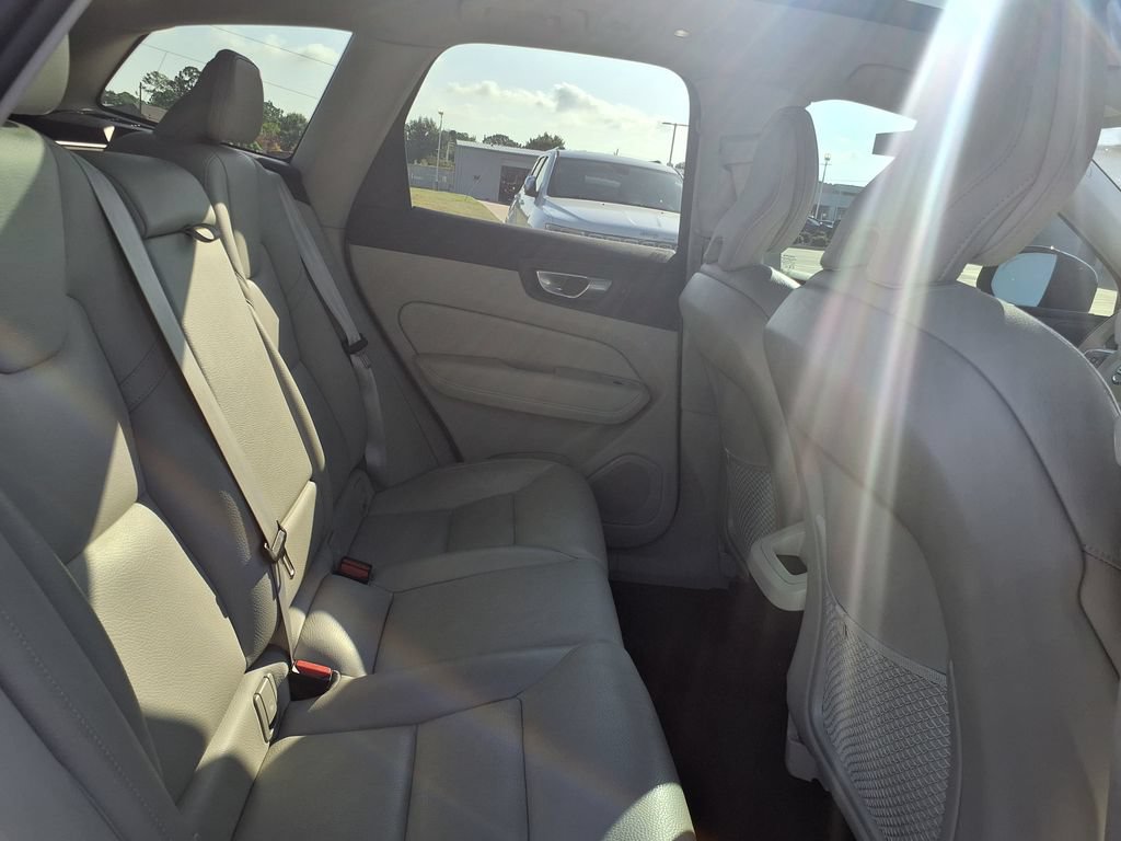 Certified 2024 Volvo XC60 B5 Plus w/ Protection Package Premier AWD/4WD image 20