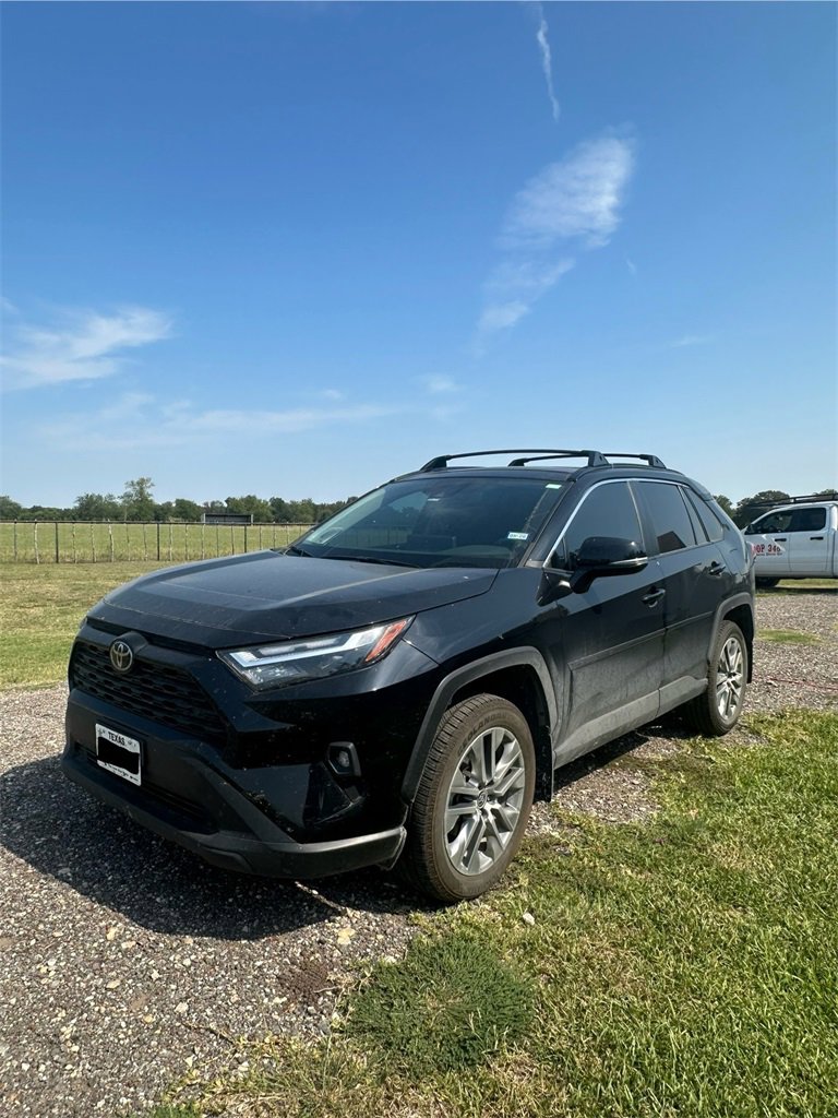 Used 2023 Toyota RAV4 XLE Premium image 16