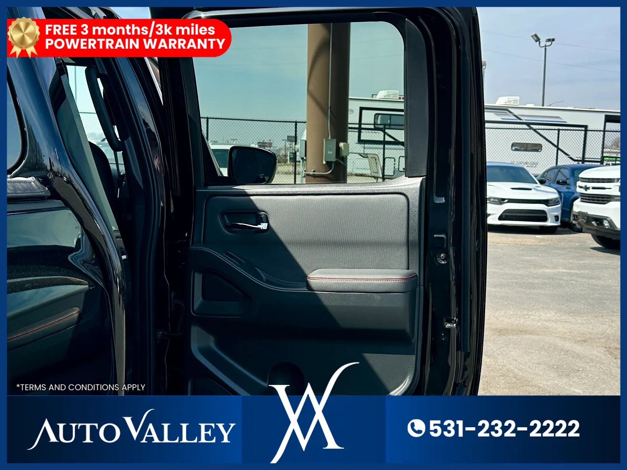 Used 2024 Nissan Frontier PRO-4X w/ Technology Package image 19