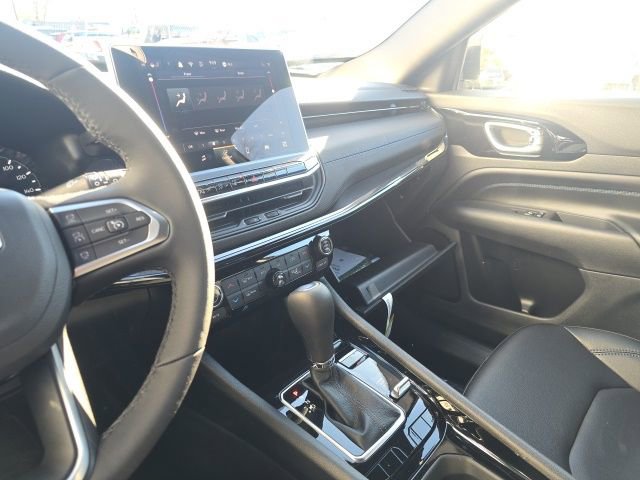 New 2026 Jeep Compass Limited image 24