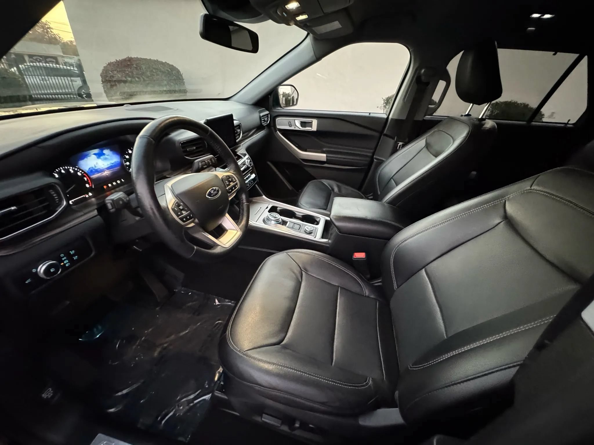 Used 2022 Ford Explorer Limited AWD/4WD image 10