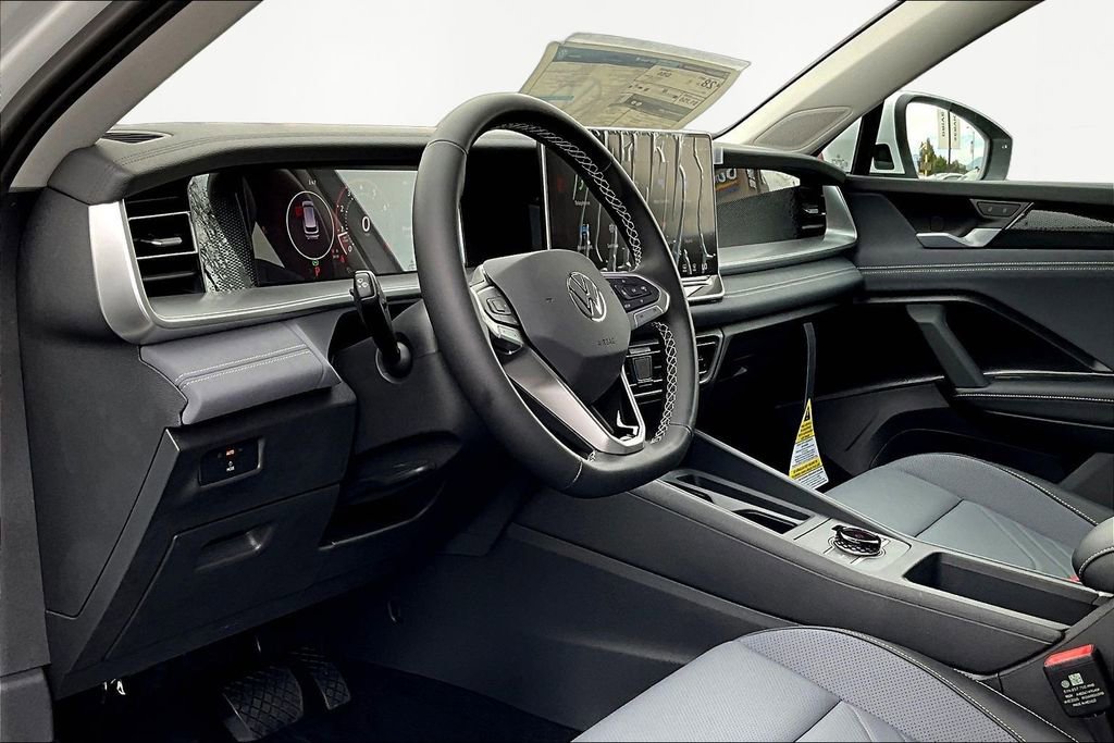 New 2026 Volkswagen Tiguan SE image 16